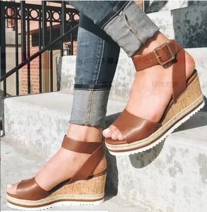 Comfortabele Orthopedische Sleehak Sandalen - By La Bella Vie