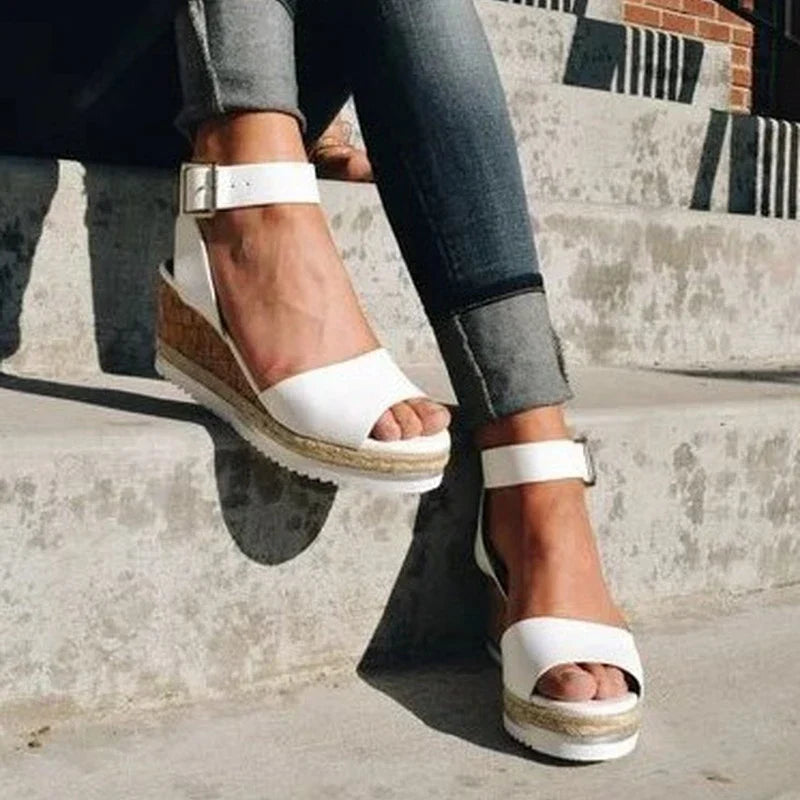 Comfortabele Orthopedische Sleehak Sandalen - By La Bella Vie