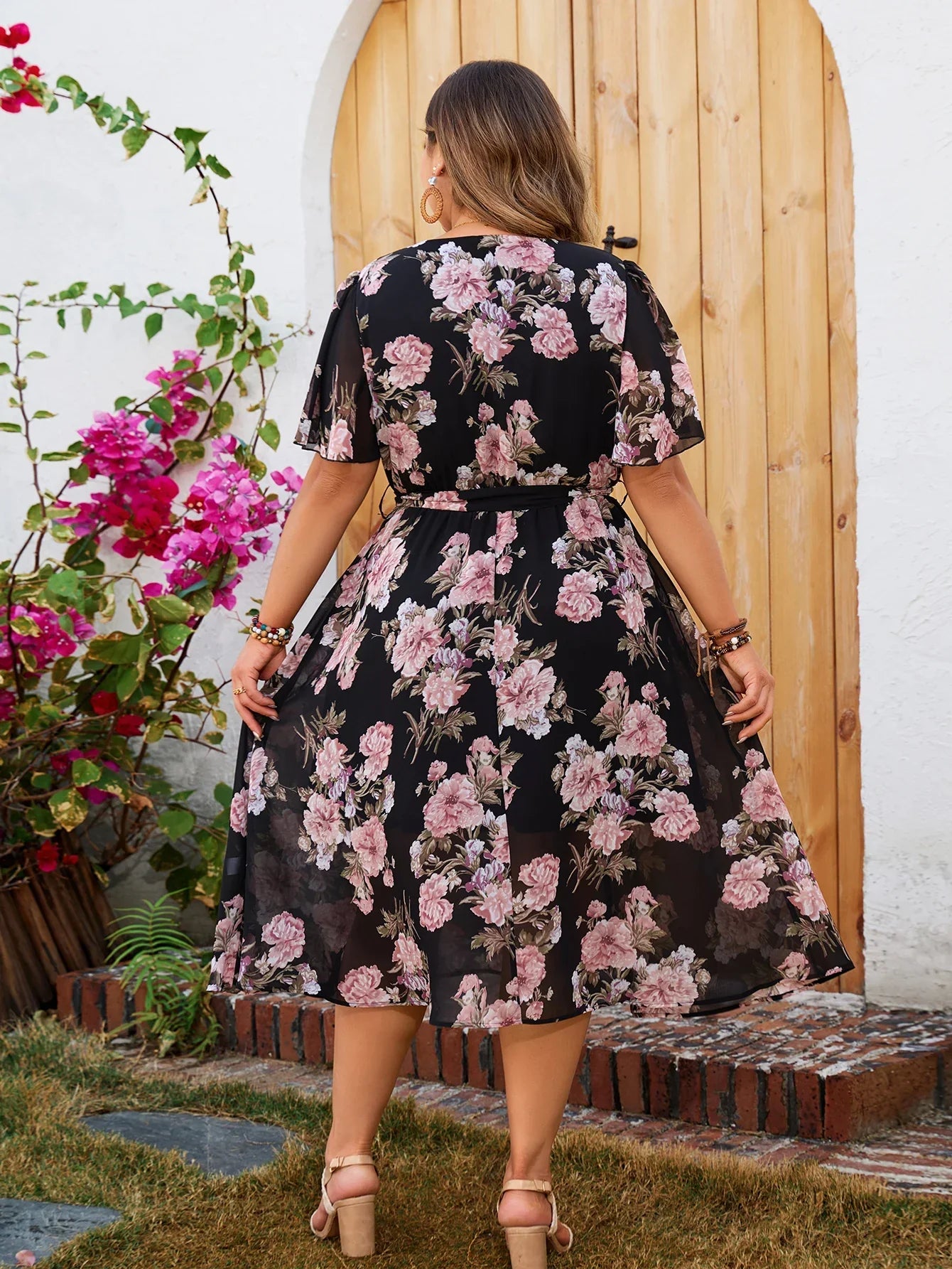 Alexa - V-hals bloemenprint plus size midi-jurk